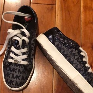 Michael Kors kid sneakers/navy blue